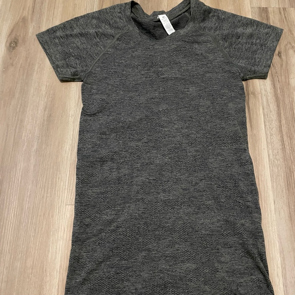 Green lululemon shirt size 4.